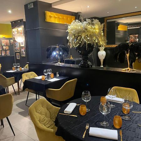 Hotel Restaurant Les Arcades Валенсиен Екстериор снимка